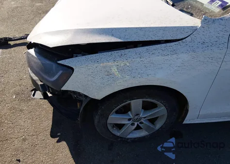 2011 Volkswagen Jetta 2.0L Tdi z USA, uszkodzony, nr VIN 3VWLL7AJ0BM118020